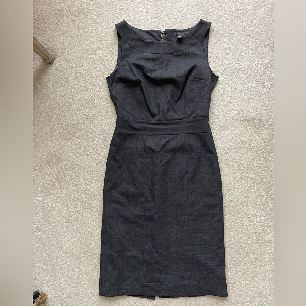 H&M sleeveless column dress with pattern, fully lined, knee length (EU 34, US 4)